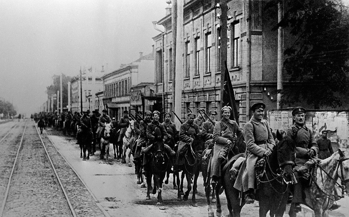 Как большевики и белогвардейцы примирились в Китае