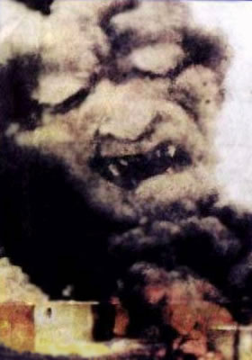 Страдающий демон из дыма