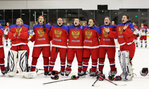 Русские хоккеистки не дали опозорить гимн РФ (видео)