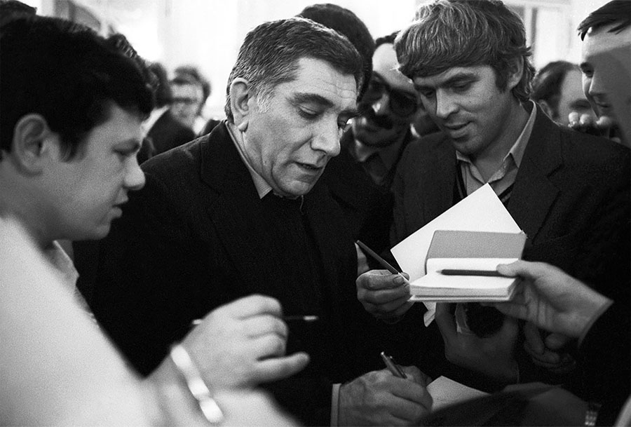 Звёзды советского кино в лихие 90-е Звёзды советского кино в лихие 90-е