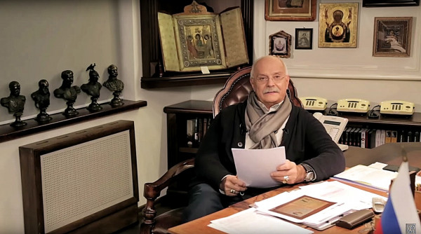 «Русский либерал – бессмысленная мошка, толкущаяся в солнечном луче. Солнце это – солнце Запада»
