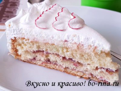 biskvitnyiy-tort-s-belkovyim-i-chiz-kremom