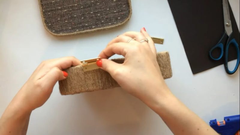 Необычный, очаровательный и очень красивый чемоданчик из джута Необычный, очаровательный и очень красивый чемоданчик из джута