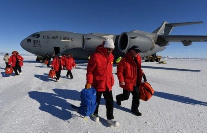 Необычное путешествие в Антарктиду Джона Керри. Необычное путешествие в Антарктиду Джона Керри.