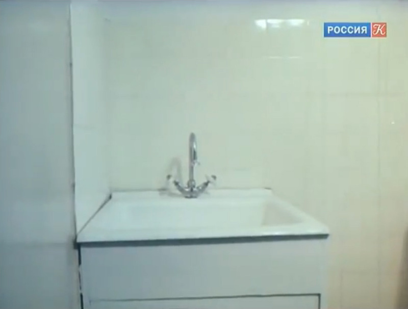 Каждой семье отдельную квартиру!