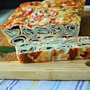 Блинная запеканка с крапивой