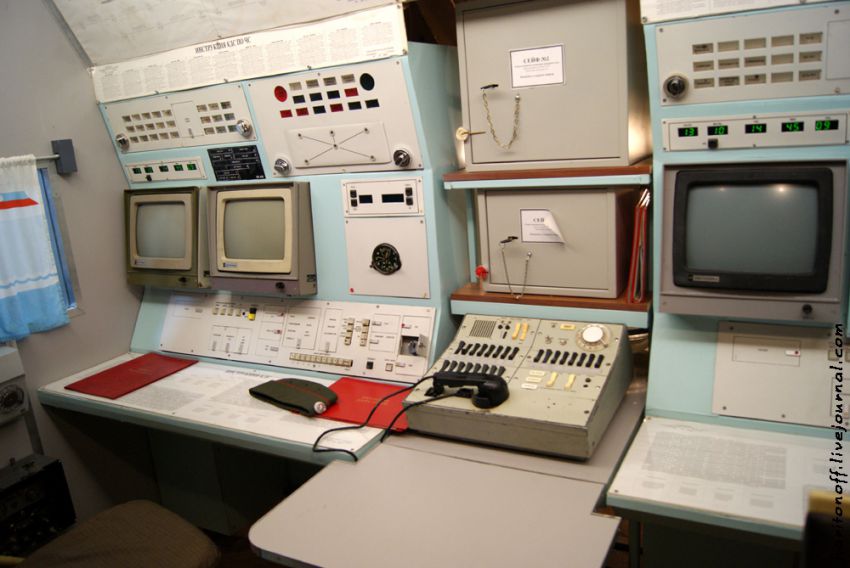 поезд, оружие, экскурсия