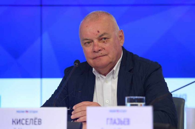 Вот так выглядит восьмая жена Дмитрия Киселева