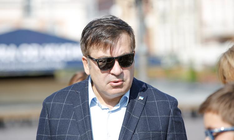 Саакашвили устроил цирк в поезде Саакашвили устроил цирк в поезде