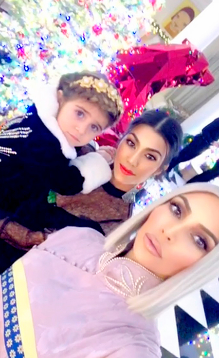 Ким Кардашьян с сестрой Кортни и племянником