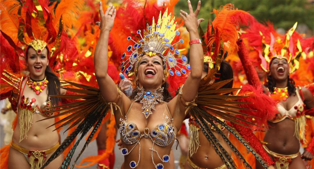 Карнавал в Рио-де-Жанейро http://travelcalendar.ru/wp-content/uploads/2015/08/Karnaval-v-Rio-de-ZHanejro_glav11.jpg