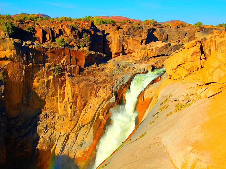 Водопад Ауграбис Южная Африка. Каякам здесь не место. Самые причудливые и величественные водопады планеты. Фото с сайта NewPix.ru