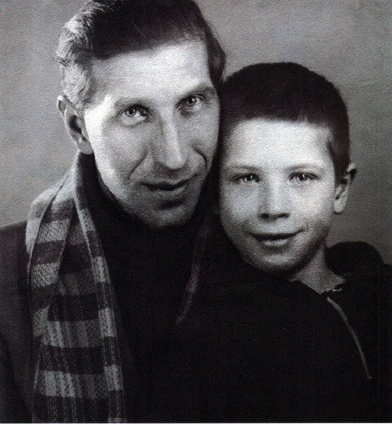 Взгляните на этих известных людей, ведь такими вы их еще не видели... Взгляните на этих известных людей, ведь такими вы их еще не видели...
