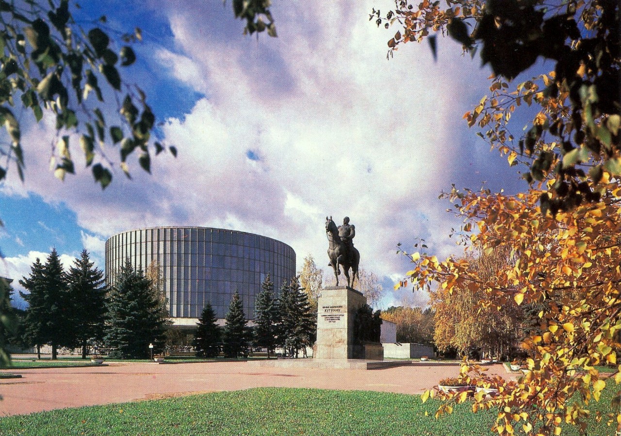 ZAVODFOTO / История городов России в фотографиях: Москва в 1985 году ZAVODFOTO / История городов России в фотографиях: Москва в 1985 году