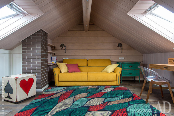 Игровая комната в мансарде. Пуф Uttermost. Ковер Wave Multicolour, New Rug. Бра, Zeppelin/Lauren, Home Concept Interiors. Диван, Hasta. Игровая комната в мансарде. Пуф Uttermost. Ковер Wave Multicolour, New Rug. Бра, Zeppelin/Lauren, Home Concept Interiors. Диван, Hasta.
