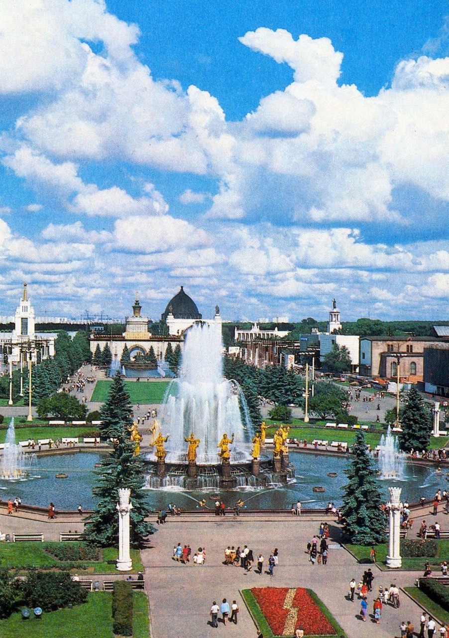 ZAVODFOTO / История городов России в фотографиях: Москва в 1985 году ZAVODFOTO / История городов России в фотографиях: Москва в 1985 году