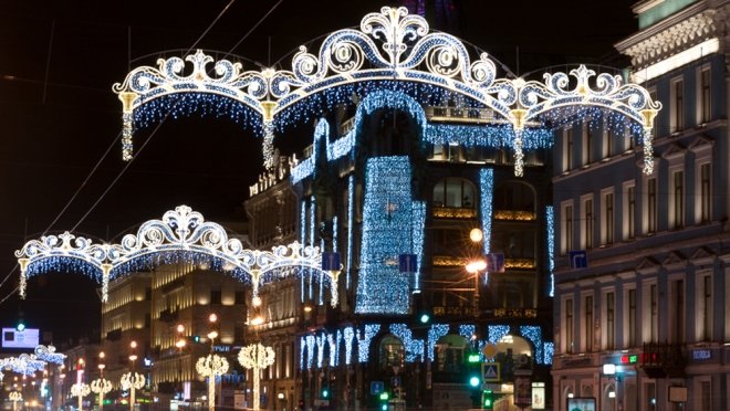 Петербург, Москва и Сочи вошли топ-5 популярных городов для туризма в новогодние выходные