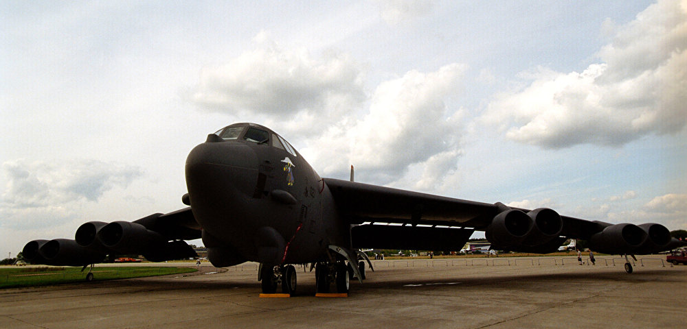 Бомбардировщик Б-52 (США), архивное фото Бомбардировщик Б-52 (США), архивное фото