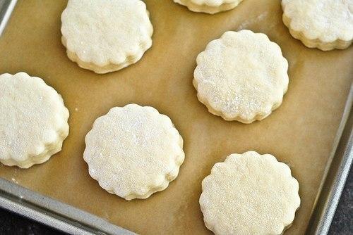 Медовые коржики на кефире Медовые коржики на кефире