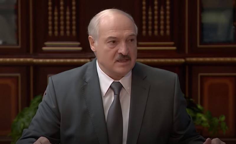 Лукашенко перебрасывает десантников на западные границы Белоруссии
