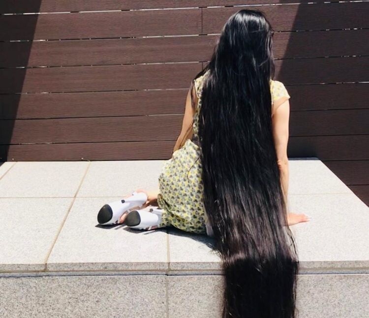 Японская Рапунцель отращивает волосы уже 15 лет