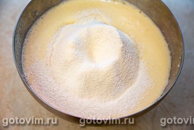 Фотографии рецепта Заливной пирог с хурмой, 03 Заливной пирог с хурмой, Шаг 03