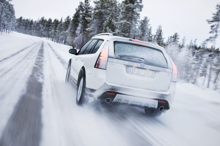 http://www.reddrivingschool.com/wp-content/uploads/Winter-driving-e1452774910305.jpg