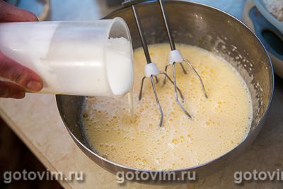 Фотографии рецепта Заливной пирог с хурмой, 02 Заливной пирог с хурмой, Шаг 02