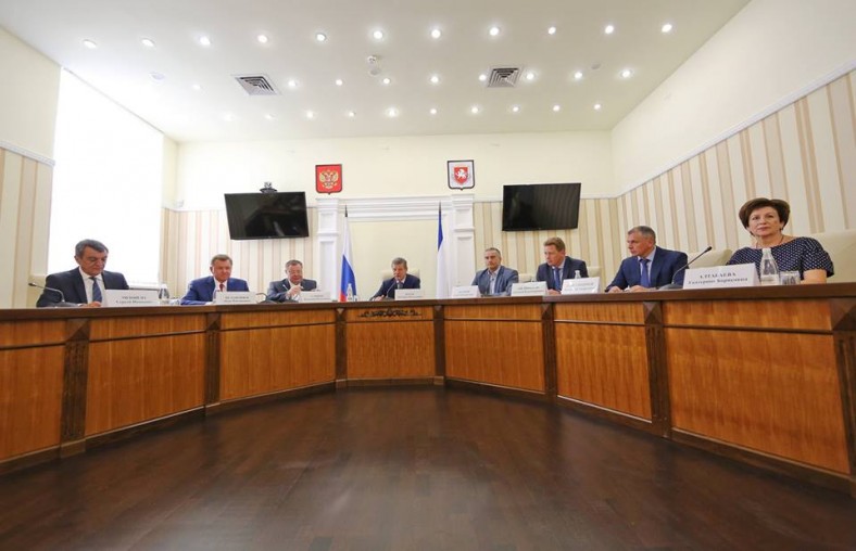 В Крыму высшие чиновники предались воспоминаниям и обменялись любезностями