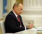 Путин одобрил закон о запрете нежелательным зарубежным НКО создавать юрлица Путин одобрил закон о запрете нежелательным зарубежным НКО создавать юрлица