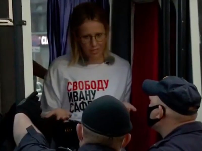 Баба лошадь пошла в разнос...