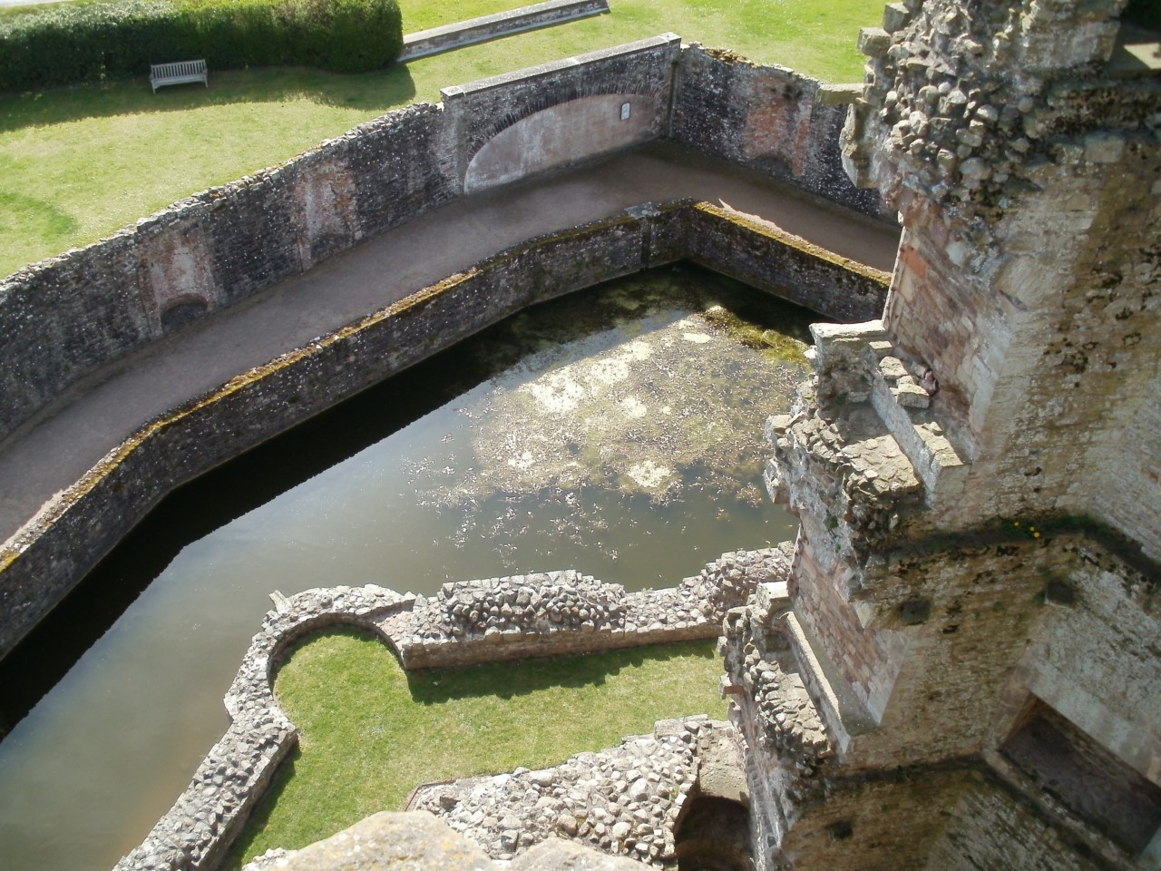 Замки Англии: Раглан (Raglan Castle)