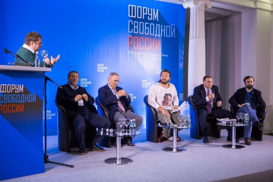 Любим Россию из-за забора. Дорого Любим Россию из-за забора. Дорого