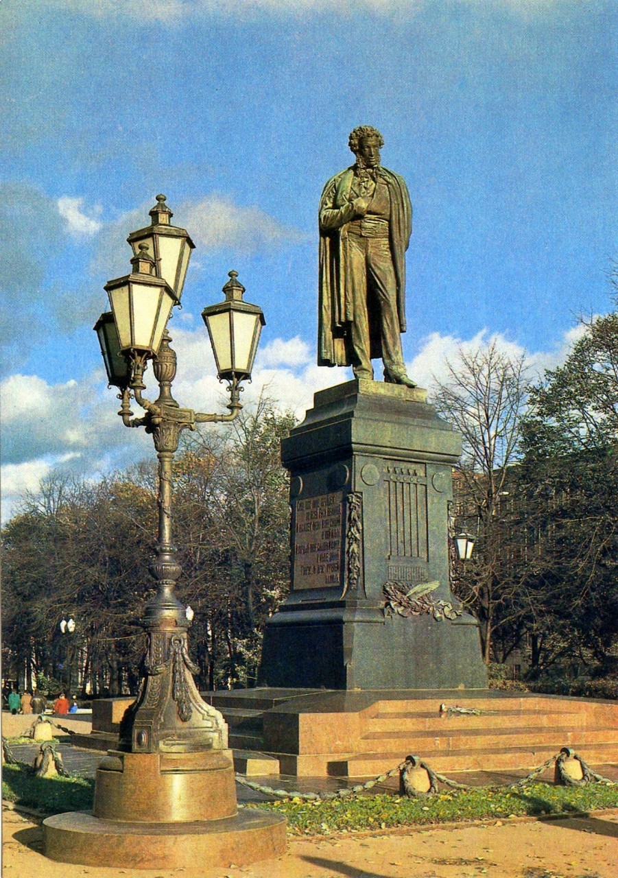 ZAVODFOTO / История городов России в фотографиях: Москва в 1985 году ZAVODFOTO / История городов России в фотографиях: Москва в 1985 году