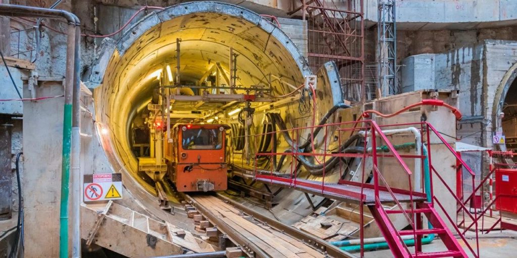 Собянин: Строительная готовность БКЛ метро составляет 54%