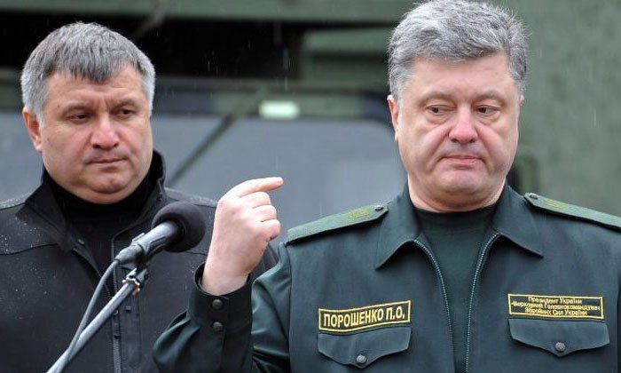 Порошенко нашел «козла отпущения» за Майдан и грозит Авакову отставкой Порошенко нашел «козла отпущения» за Майдан и грозит Авакову отставкой