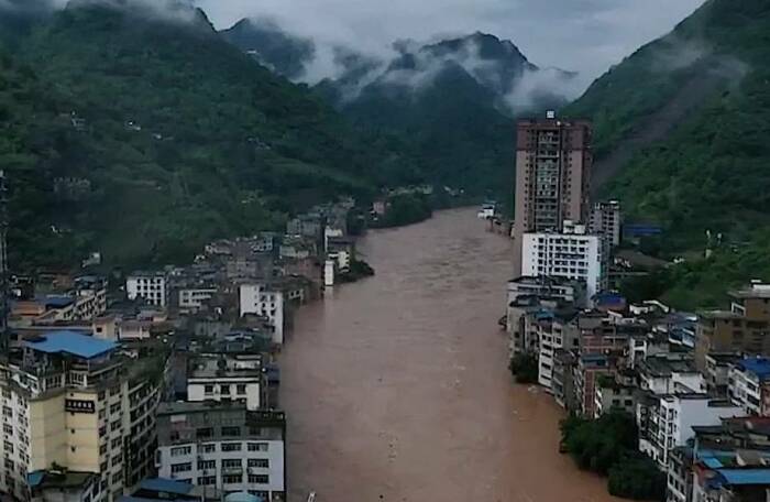 После того, как в Новостях показали наводнение в Яньцзине, о нем заговорил весь мир (Китай). | Фото: euroweeklynews.com.