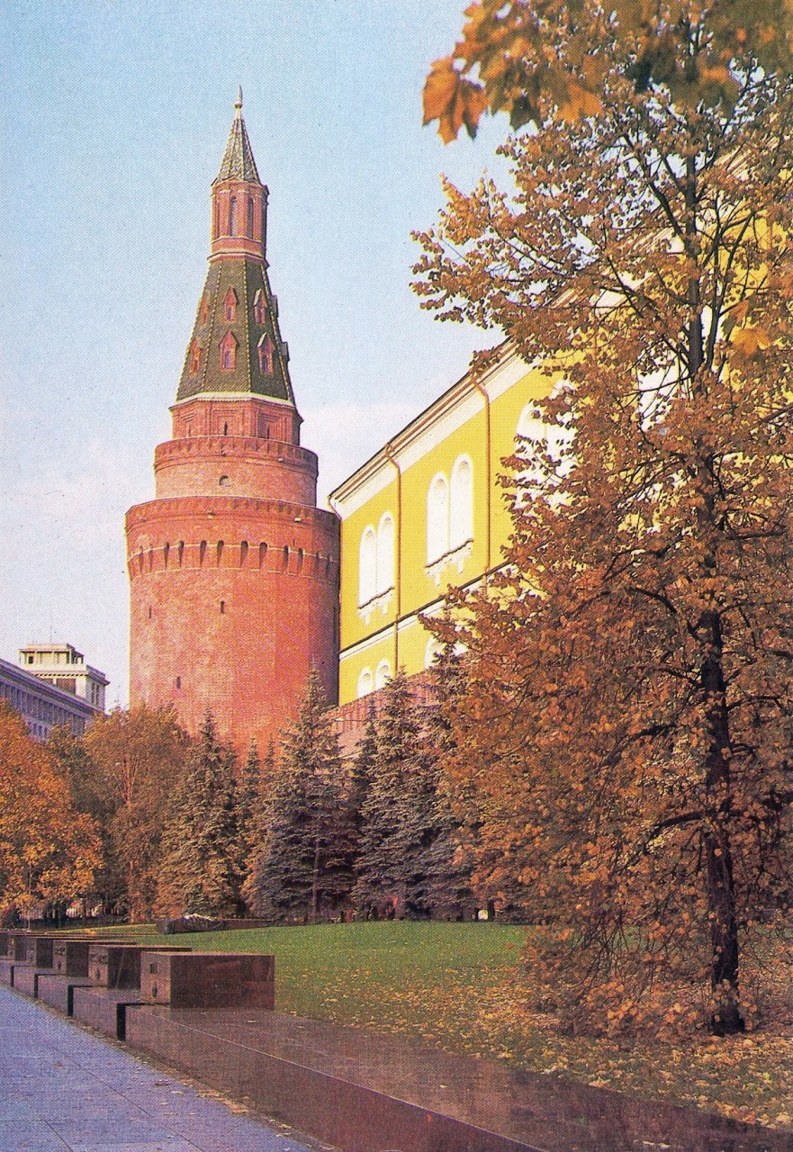 ZAVODFOTO / История городов России в фотографиях: Москва в 1985 году ZAVODFOTO / История городов России в фотографиях: Москва в 1985 году