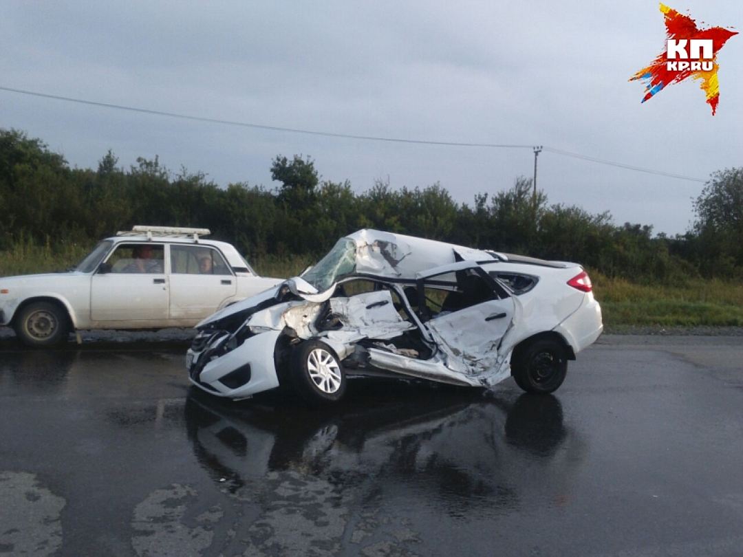 Супруги-пенсионеры погибли в страшном ДТП Фото: ГИБДД Свердловской области 