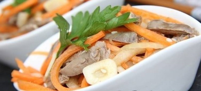 Салат с сердечками куриными и корейской морковью