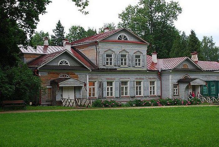 Абрамцево — подмосковная дача художников и писателей XIX века Абрамцево — подмосковная дача художников и писателей XIX века
