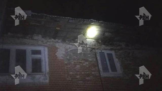 Крыша жилого дома обрушилась в Рязанской области