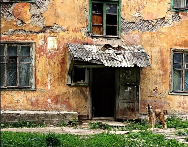 В Пермском крае чиновники селили сирот в аварийных домах