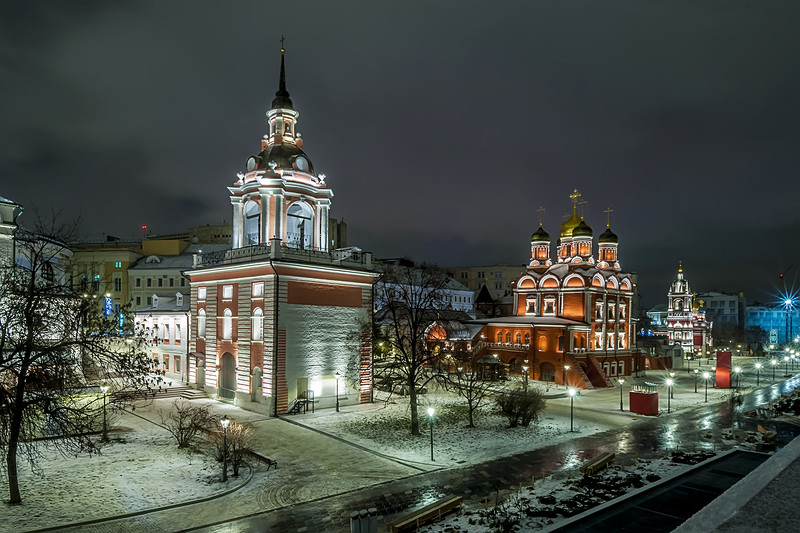 Знаменский монастырь и Георгиевская церковь (парк Зарядье) Знаменский монастырь и Георгиевская церковь (парк Зарядье)