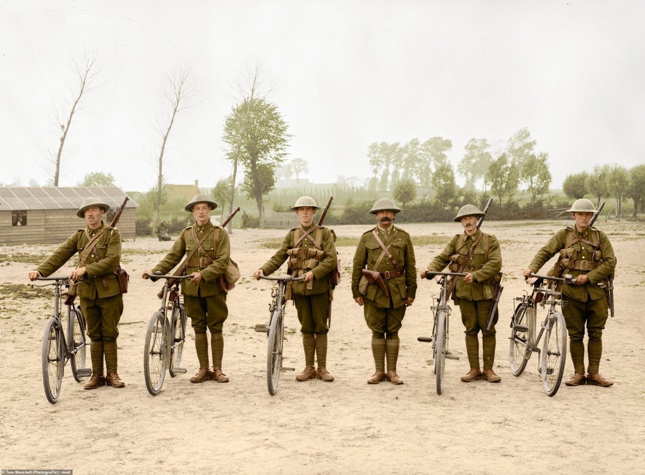 Канадские курьеры на велосипедах архивное фото, колоризация, колоризация фотографий, колоризированные снимки, первая мировая, первая мировая война, фото войны