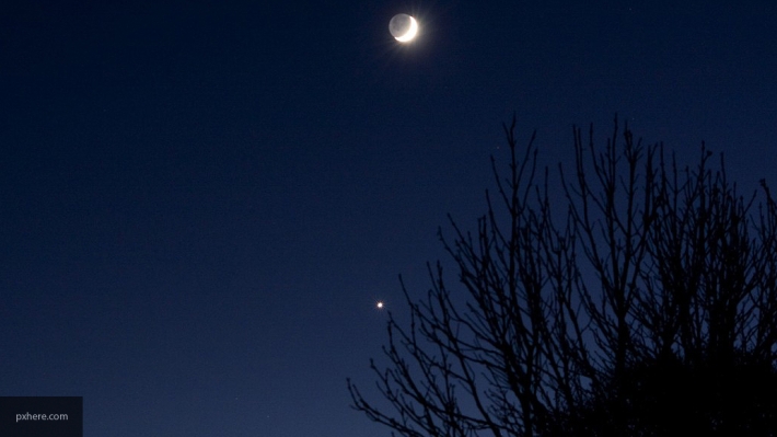 В Марте жители Земли в марте смогут увидеть «голубую Луну»