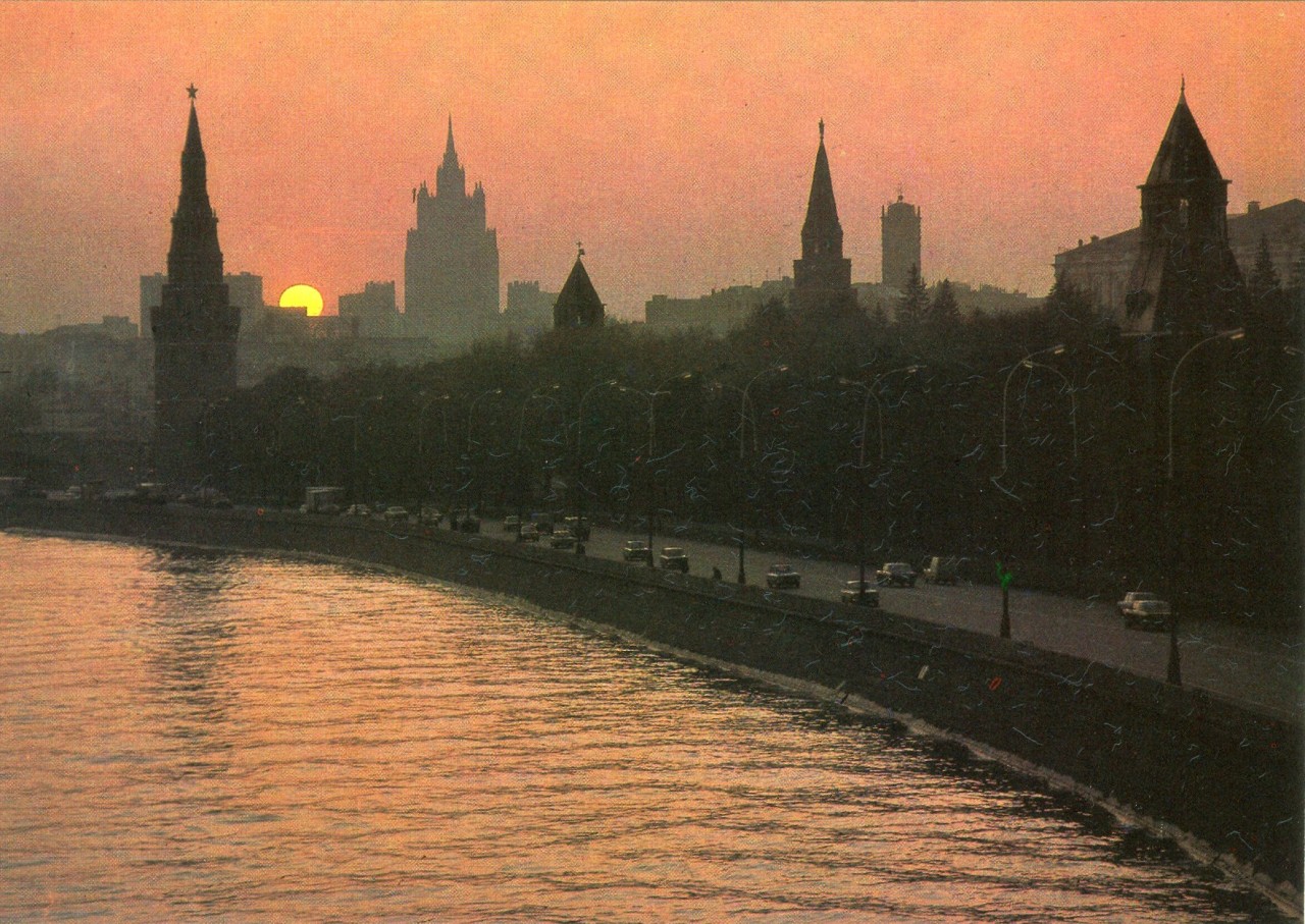ZAVODFOTO / История городов России в фотографиях: Москва в 1985 году ZAVODFOTO / История городов России в фотографиях: Москва в 1985 году