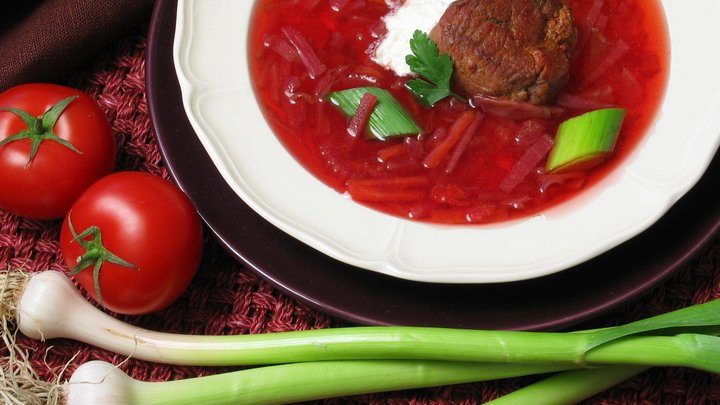 "Слюнки текут, остановиться невозможно": Sohu составил топ-8 вкуснейших русских блюд