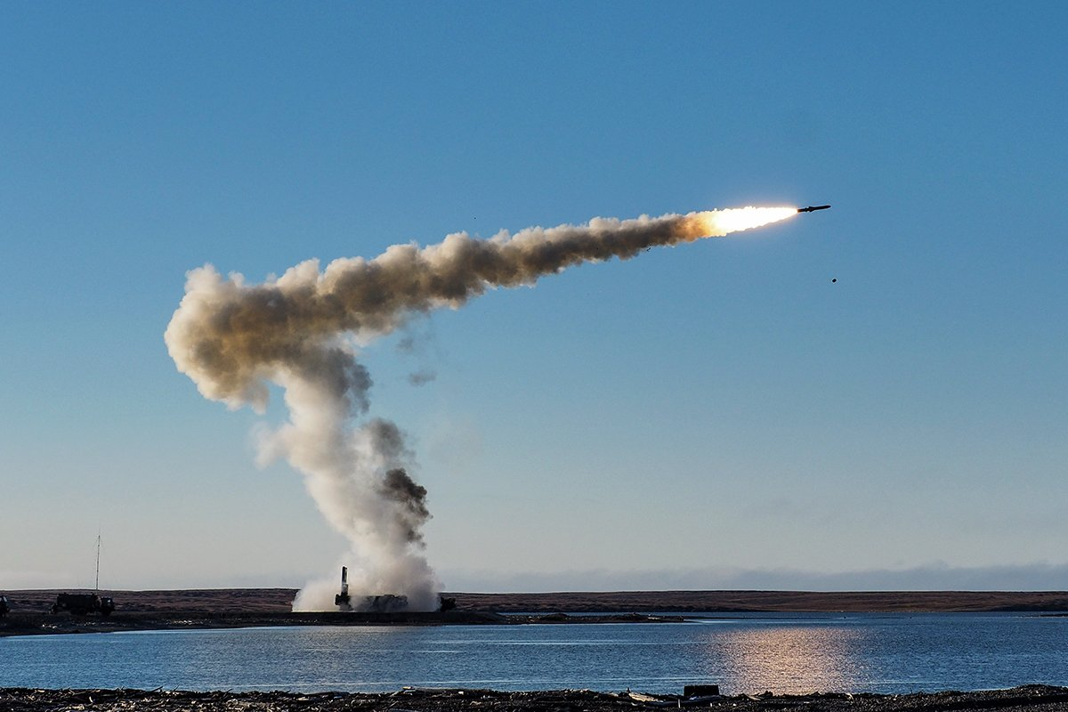 Риски военных провокаций США и Японии против России увеличиваются - в Токио официально утвердили претензии на Курильские острова