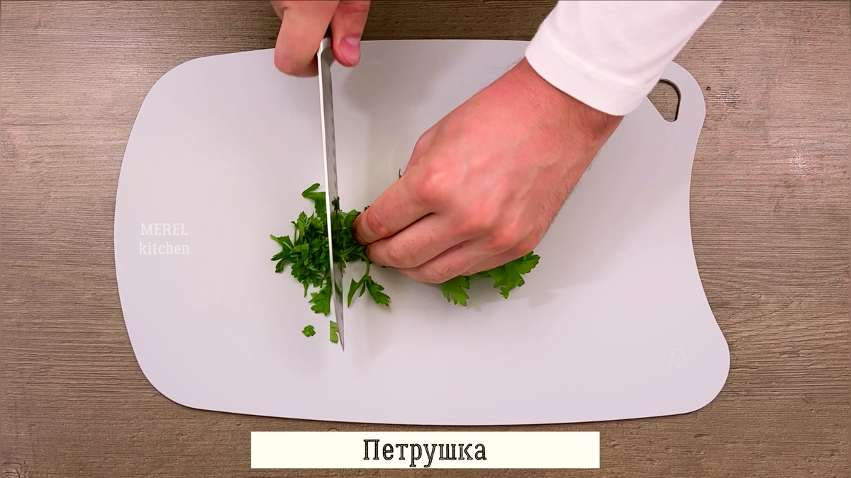  Очень вкусный салат! Такого вкусного салата с кальмаром я давно не ел! Он простой, но прям вкусный, вкусный! Все ингредиенты в салате идеально сочетаются!-11